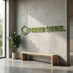 FORMR Wall Logo · Green -3D-Logo mit natürlichem Moos – auf Wunsch mit Abstandshaltern montierbar.
